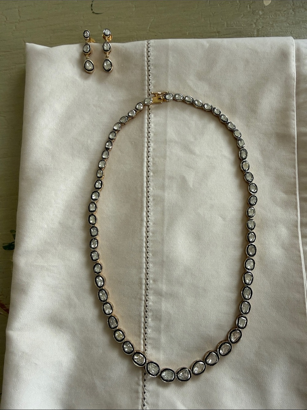 NEW!! Polki Diamond necklace with matching earrings. Sterling silver. 18 inches. - Picture 3 of 5